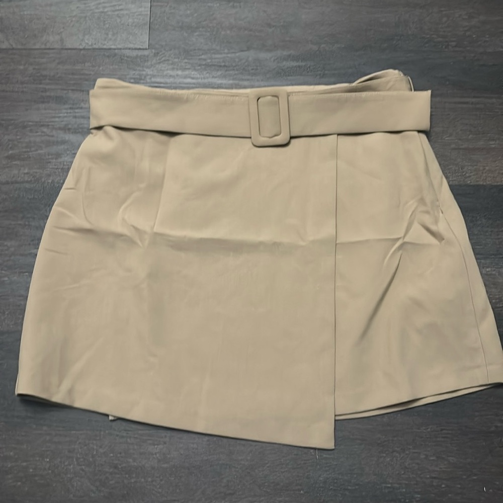 Belted skirt